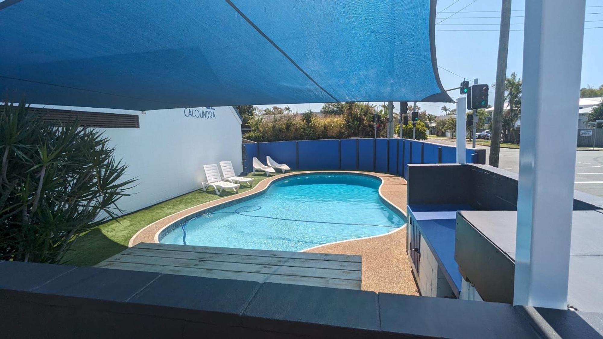 Moffat Beach Motel Калундра Екстериор снимка