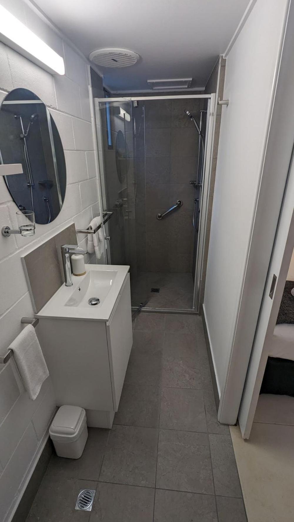 Moffat Beach Motel Калундра Екстериор снимка